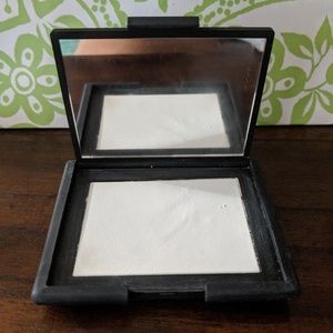 NARS light reflecting powder